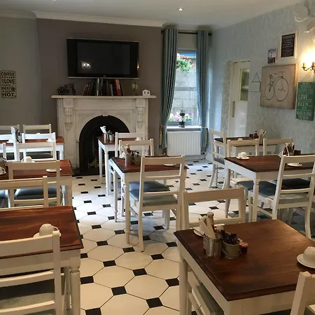 纱勒维尔小屋酒店